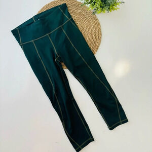 GAP‎ Green GFast High Rise Capris in Sculpt Compression Size Small